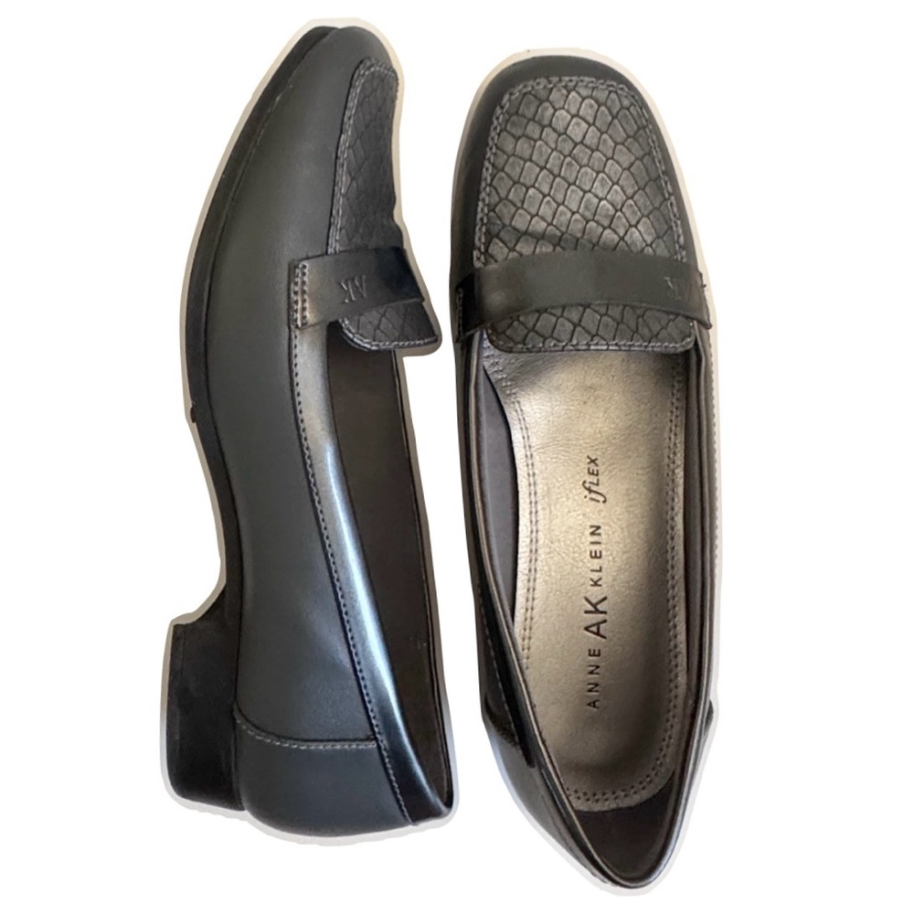 Anne Klein Vittorio Dark Pewter Loafer Size 6